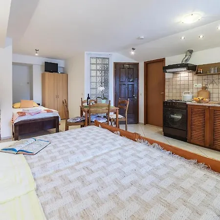 Awesome Studio In Pula With Wifi Exterior photo