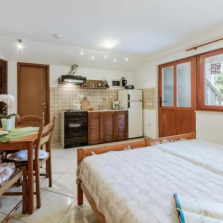 Awesome Studio In Pula With Wifi Exterior photo
