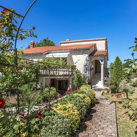 Awesome Studio In Pula With Wifi Exterior photo