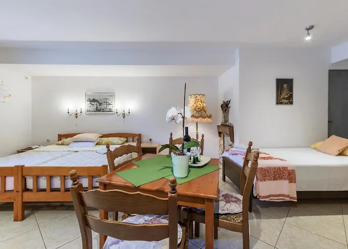 Awesome Studio In Pula With Wifi