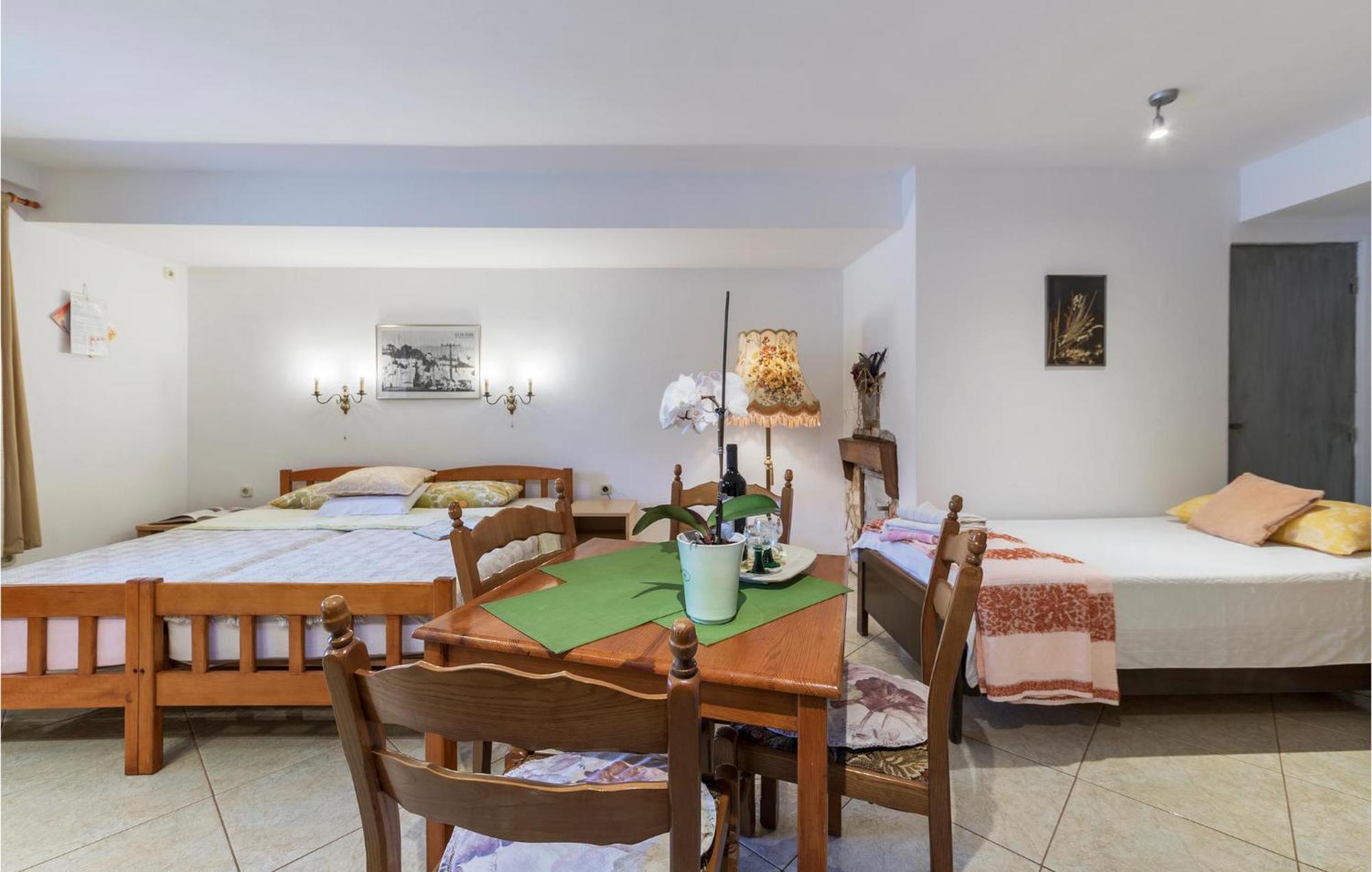 Apartment Awesome In With Wifi Pula