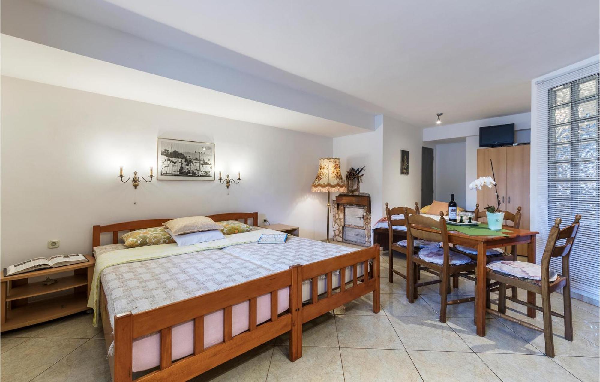 Apartment Awesome In With Wifi Pula